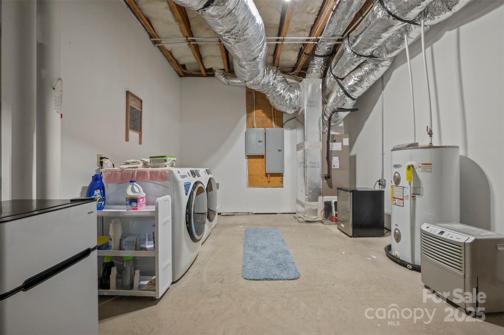 Saluda, North Carolina, 28773, United States, 3 Bedrooms Bedrooms, ,3 BathroomsBathrooms,Residential,For Sale,1978882