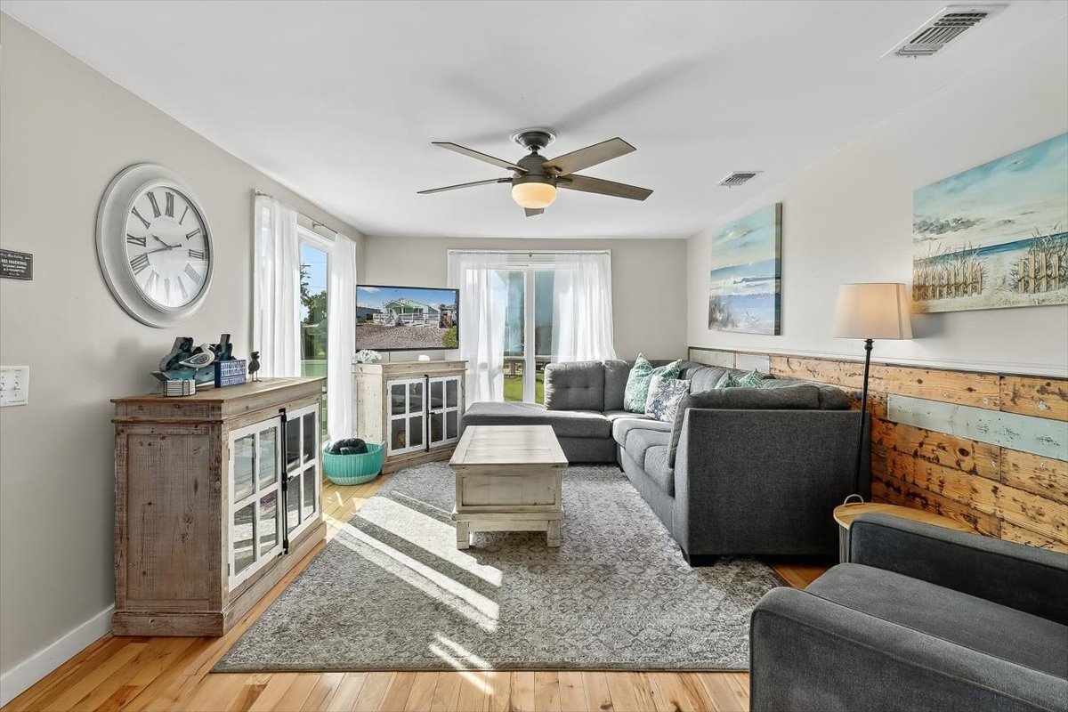 Port Aransas, Texas, 78373, United States, 3 Bedrooms Bedrooms, ,2 BathroomsBathrooms,Residential,For Sale,1973811