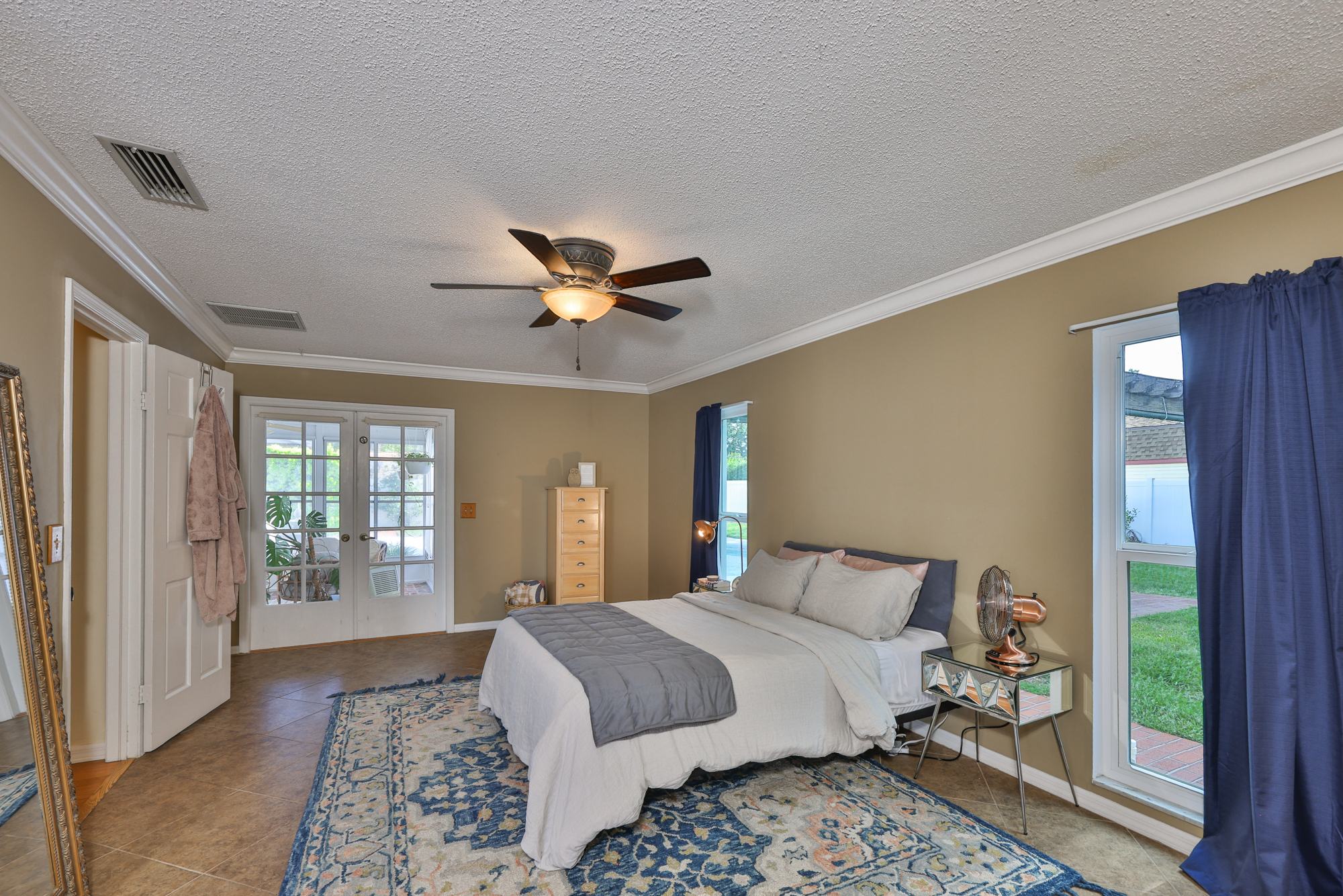 Tampa, Florida, 33613, United States, 3 Bedrooms Bedrooms, ,2 BathroomsBathrooms,Residential,For Sale,1981036