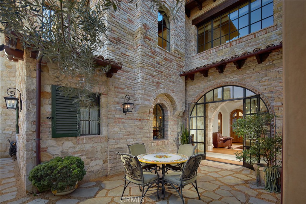 Corona del Mar, California, 92625, United States, 4 Bedrooms Bedrooms, ,3 BathroomsBathrooms,Residential,For Sale,1695491