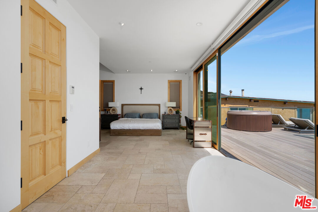 Malibu, California, 90265, United States, 3 Bedrooms Bedrooms, ,3 BathroomsBathrooms,Residential,For Sale,2002033