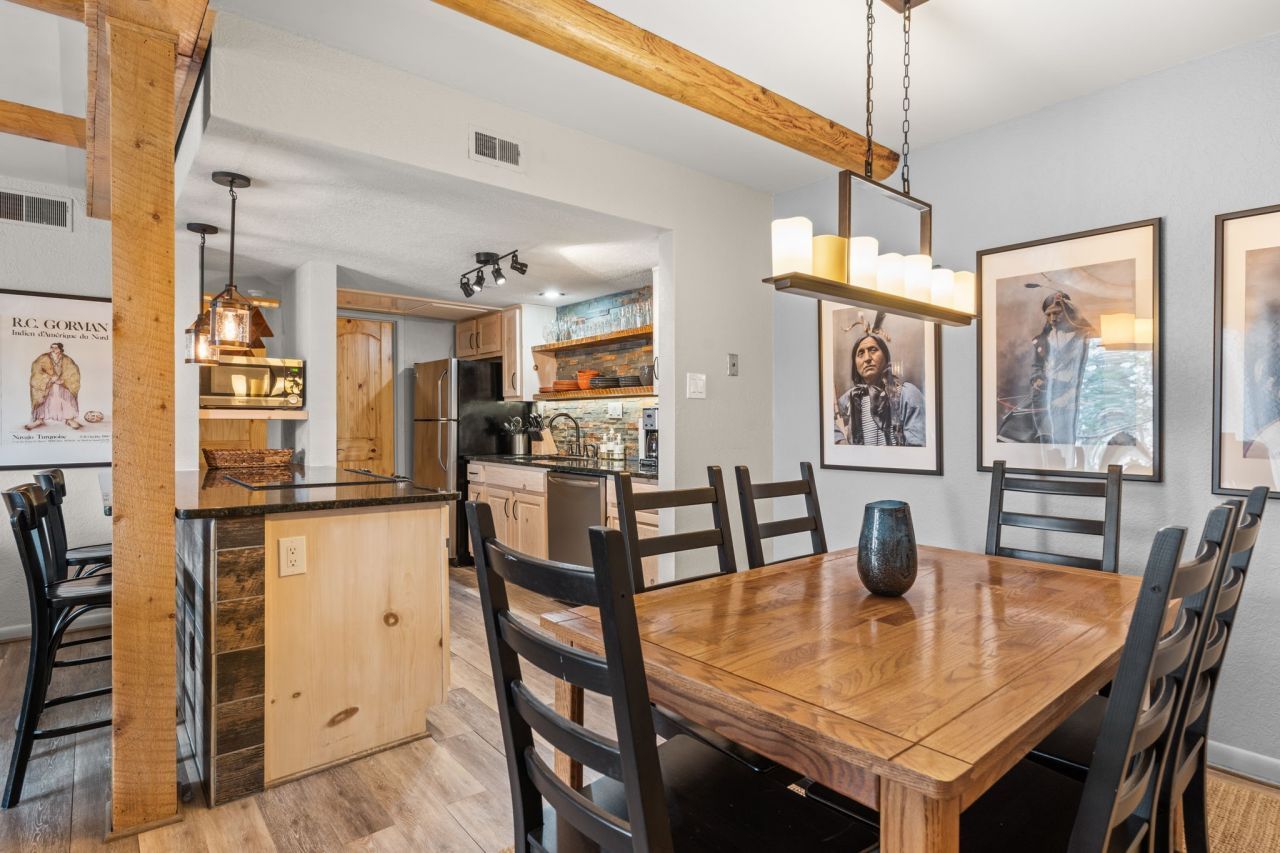 Santa Fe, New Mexico, 87501, United States, 2 Bedrooms Bedrooms, ,3 BathroomsBathrooms,Residential,For Sale,1959101