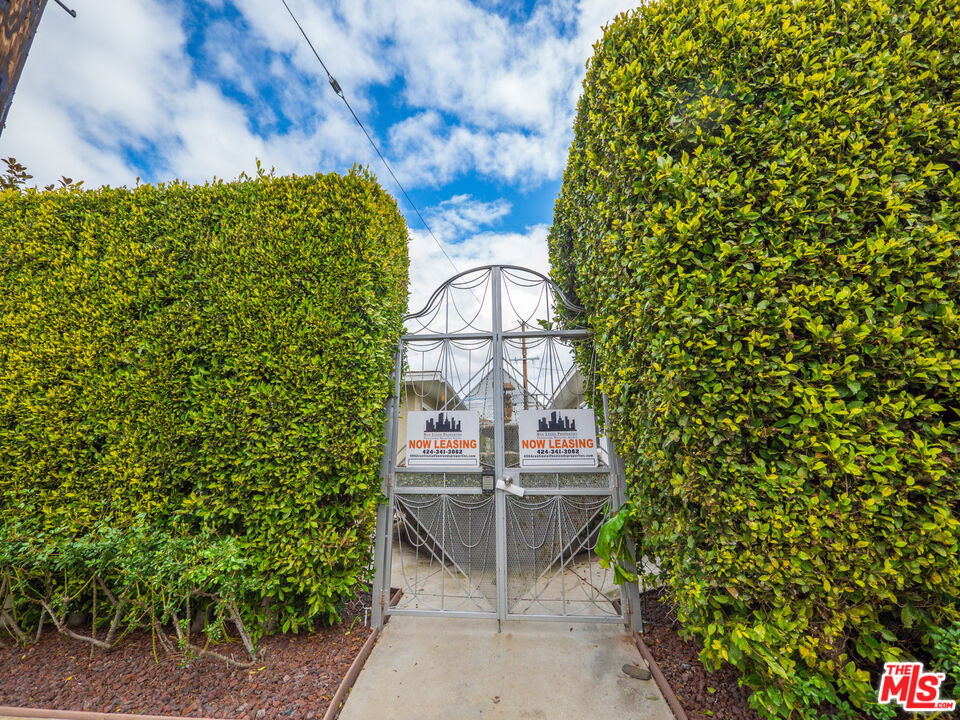 Los Angeles, California, 90066, United States, 4 Bedrooms Bedrooms, ,Residential,For Sale,1705092