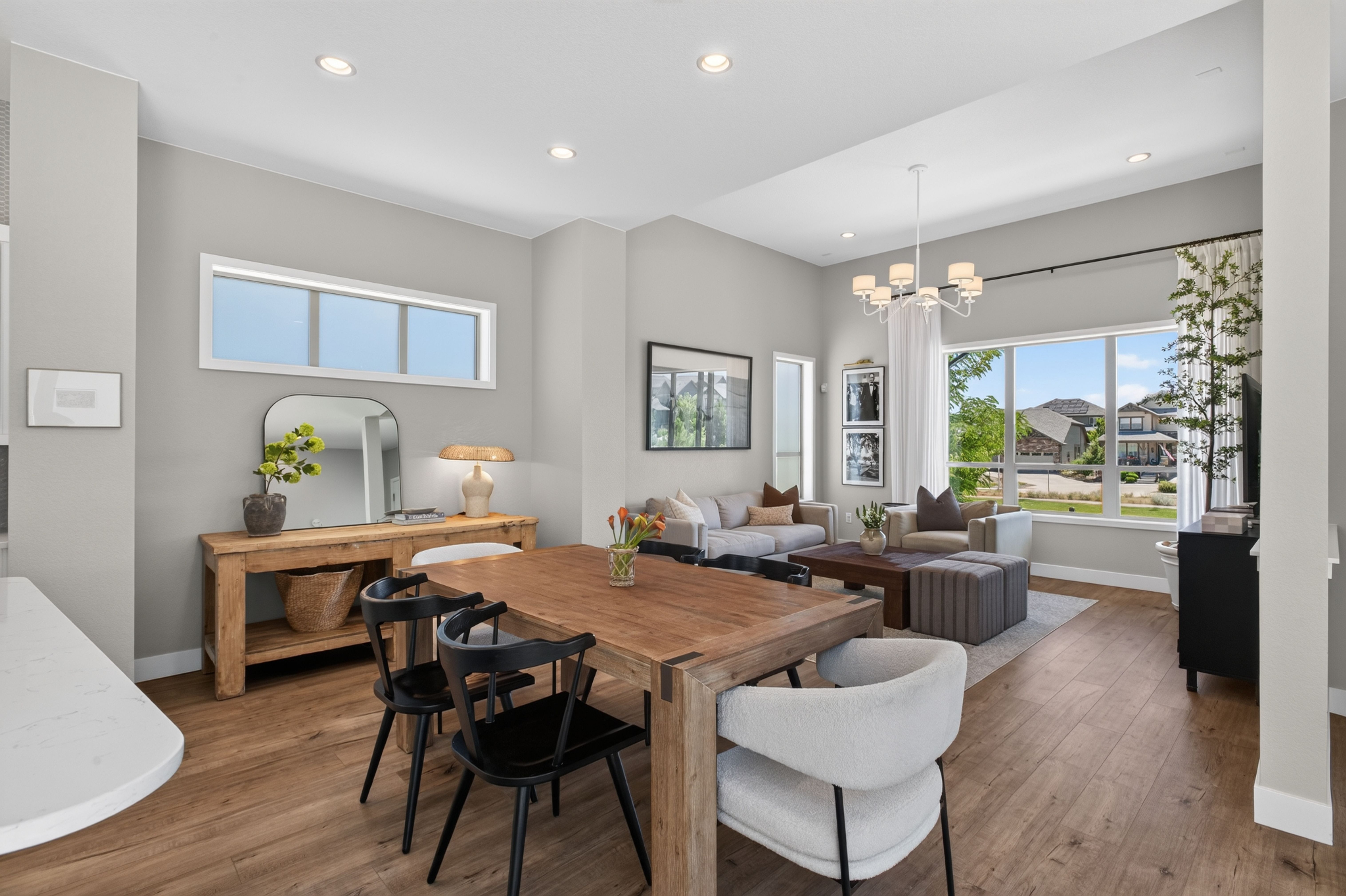  Welcome to Sterling Ranch Modern Open Home with Island Kitchen & Trail Access - 物件實景