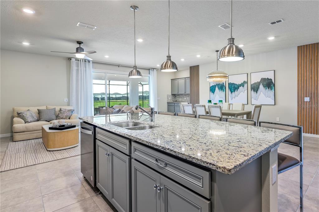 Davenport, Florida, 33897, United States, 9 Bedrooms Bedrooms, ,8 BathroomsBathrooms,Residential,For Sale,1964682