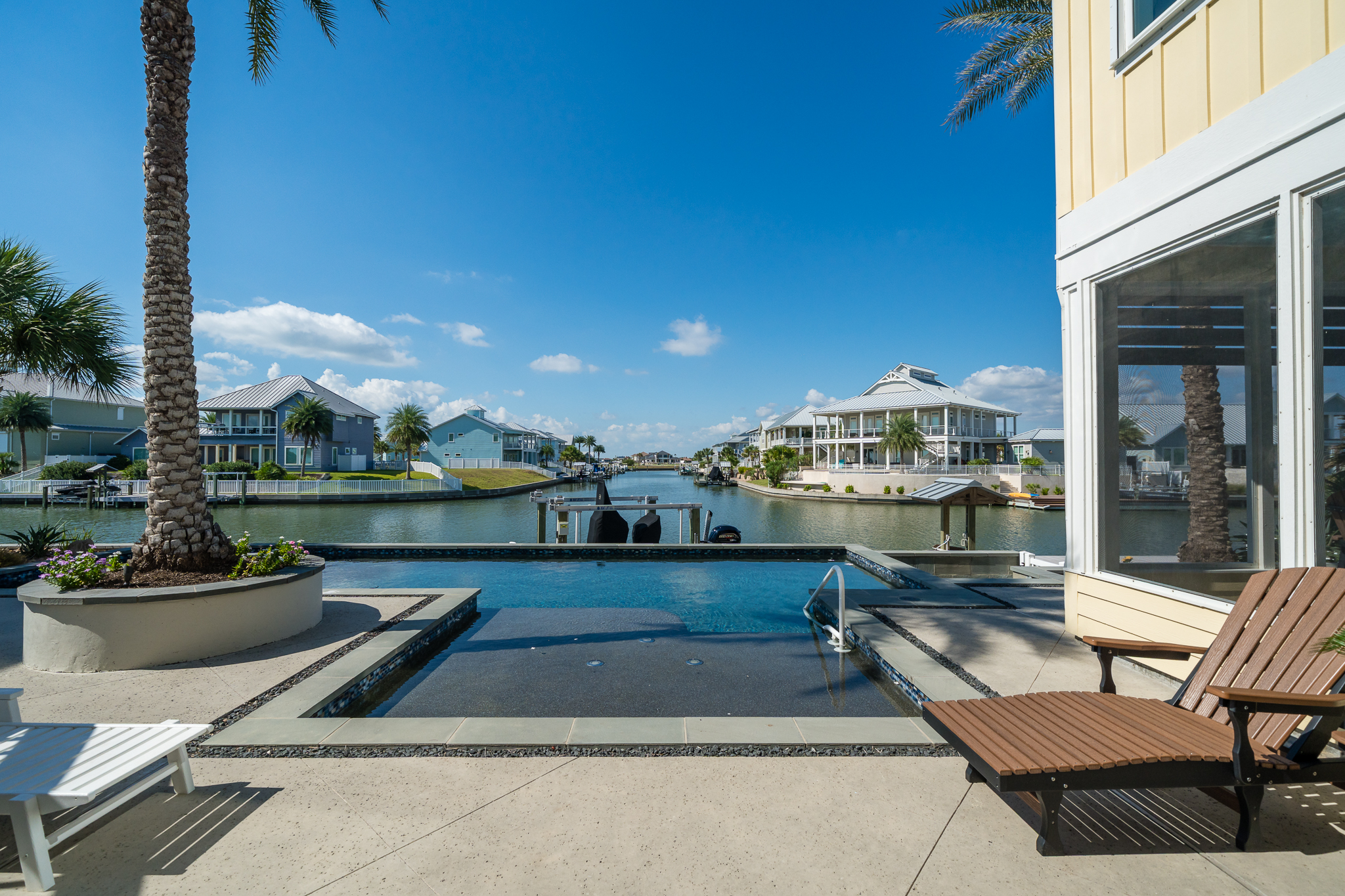  Timeless Coastal Elegance on the Water’s Edge - 物件實景