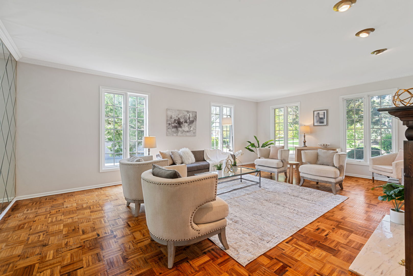 Oak Brook, Illinois, 60523, United States, 5 Bedrooms Bedrooms, ,6 BathroomsBathrooms,Residential,For Sale,1796873