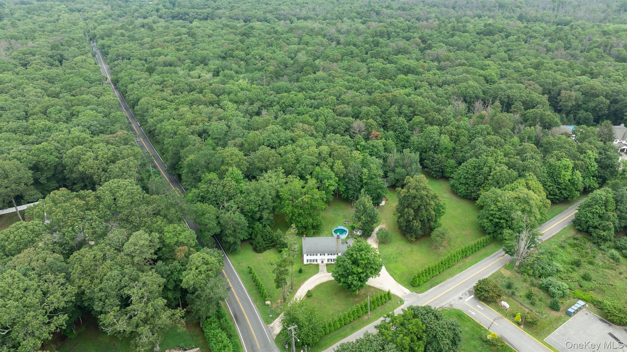 Manorville, New York, 11949, United States, 4 Bedrooms Bedrooms, ,2 BathroomsBathrooms,Residential,For Sale,1917125