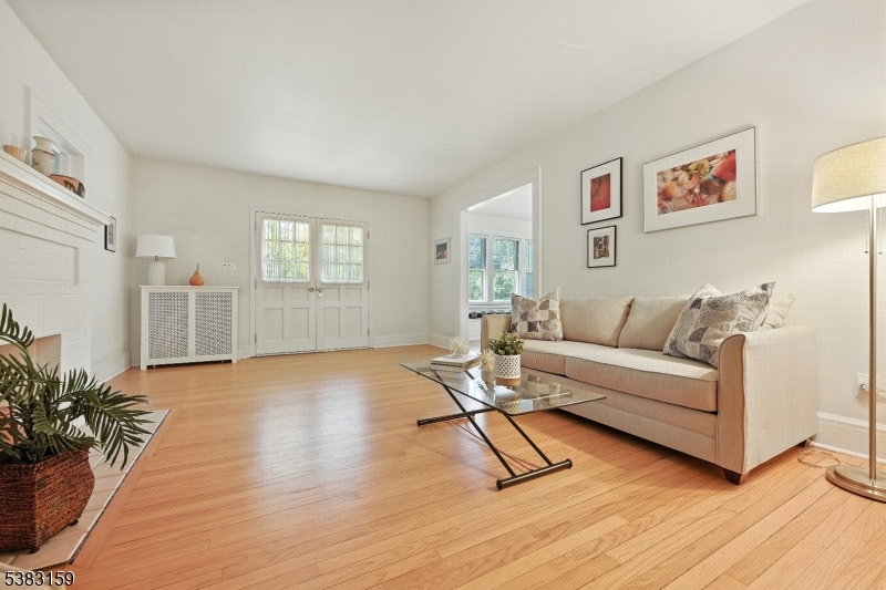Westfield Town, New Jersey, 07090, United States, 3 Bedrooms Bedrooms, ,1 BathroomBathrooms,Residential,For Sale,1941836