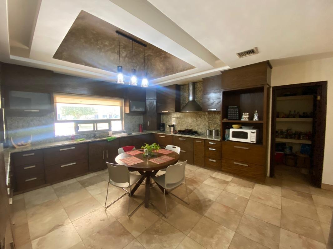 TORTOLAS, Torreón, Coahuila de Zaragoza, 27105, Mexico, 3 Bedrooms Bedrooms, ,3 BathroomsBathrooms,Residential,For Sale,TORTOLAS,1625500