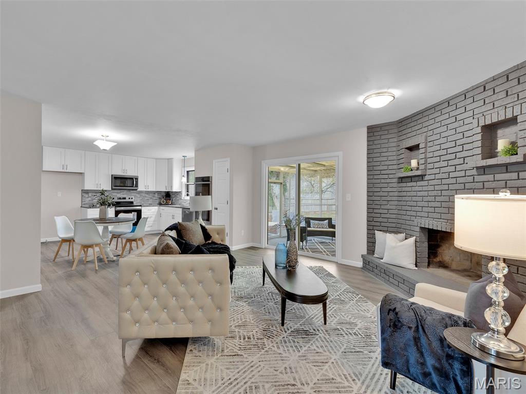 Ballwin, Missouri, 63011, United States, 5 Bedrooms Bedrooms, ,3 BathroomsBathrooms,Residential,For Sale,1992097