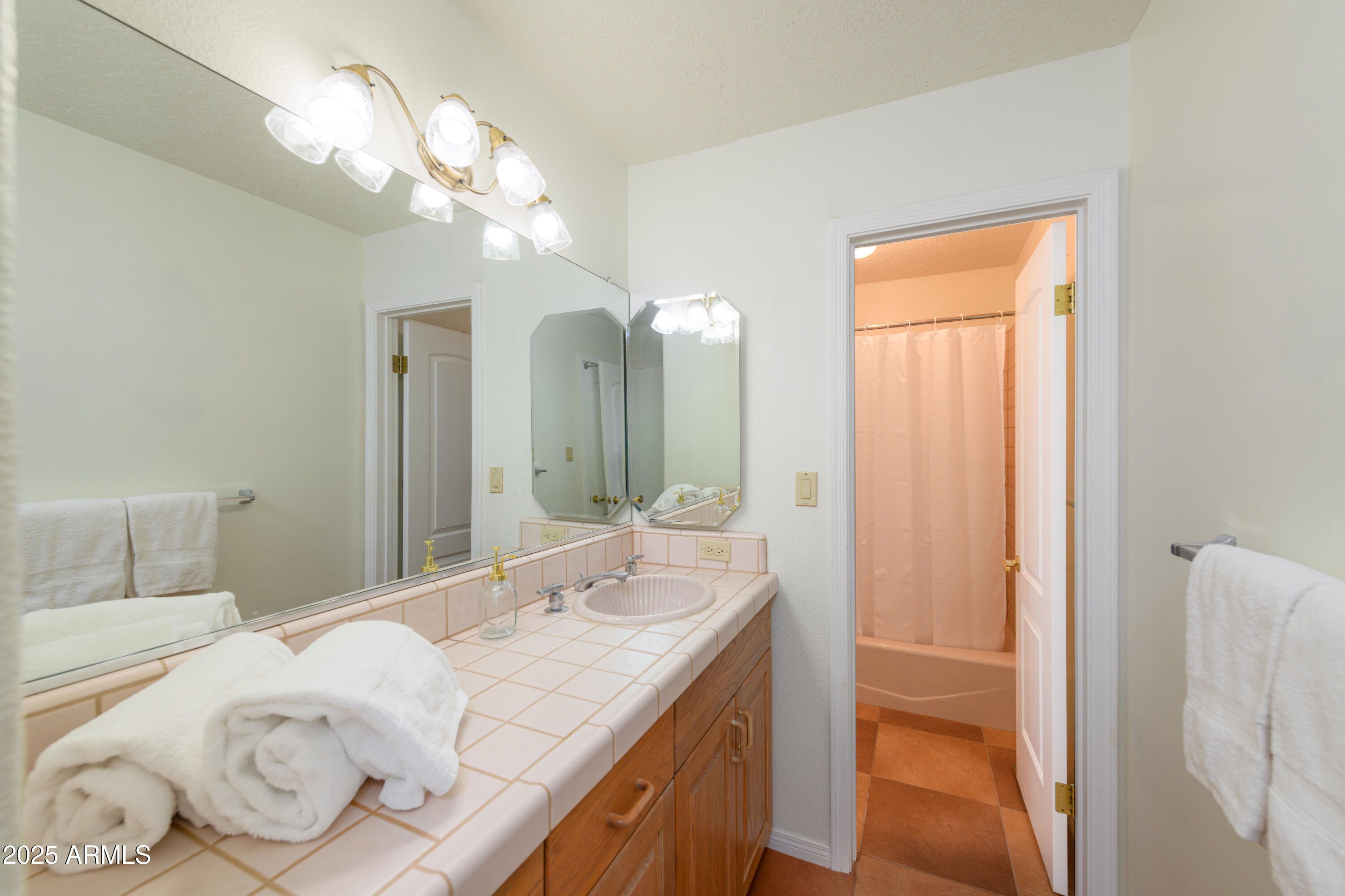 Sedona, Arizona, 86351, United States, 3 Bedrooms Bedrooms, ,4 BathroomsBathrooms,Residential,For Sale,2003507