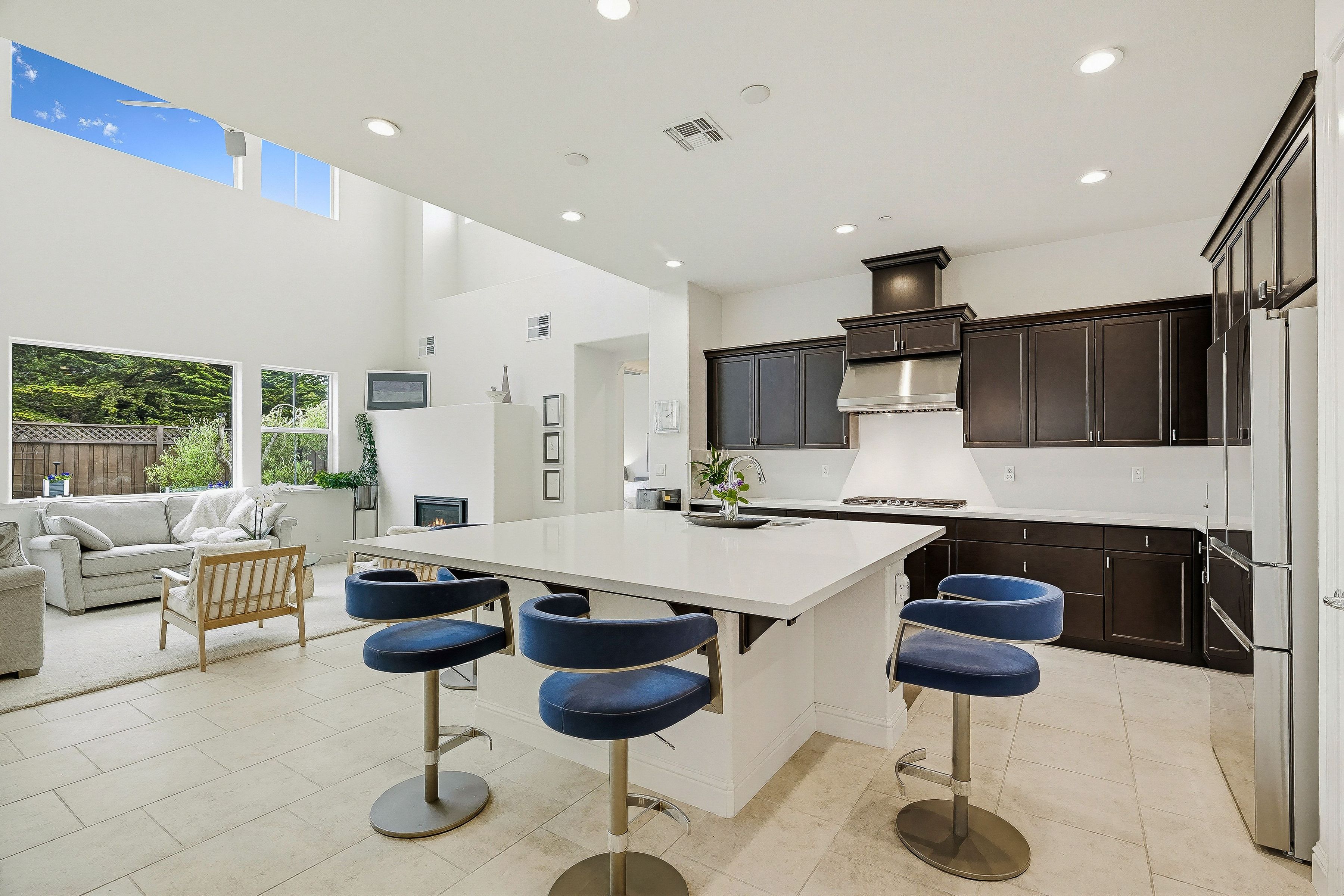  600 Bluffs Drive - 物件實景