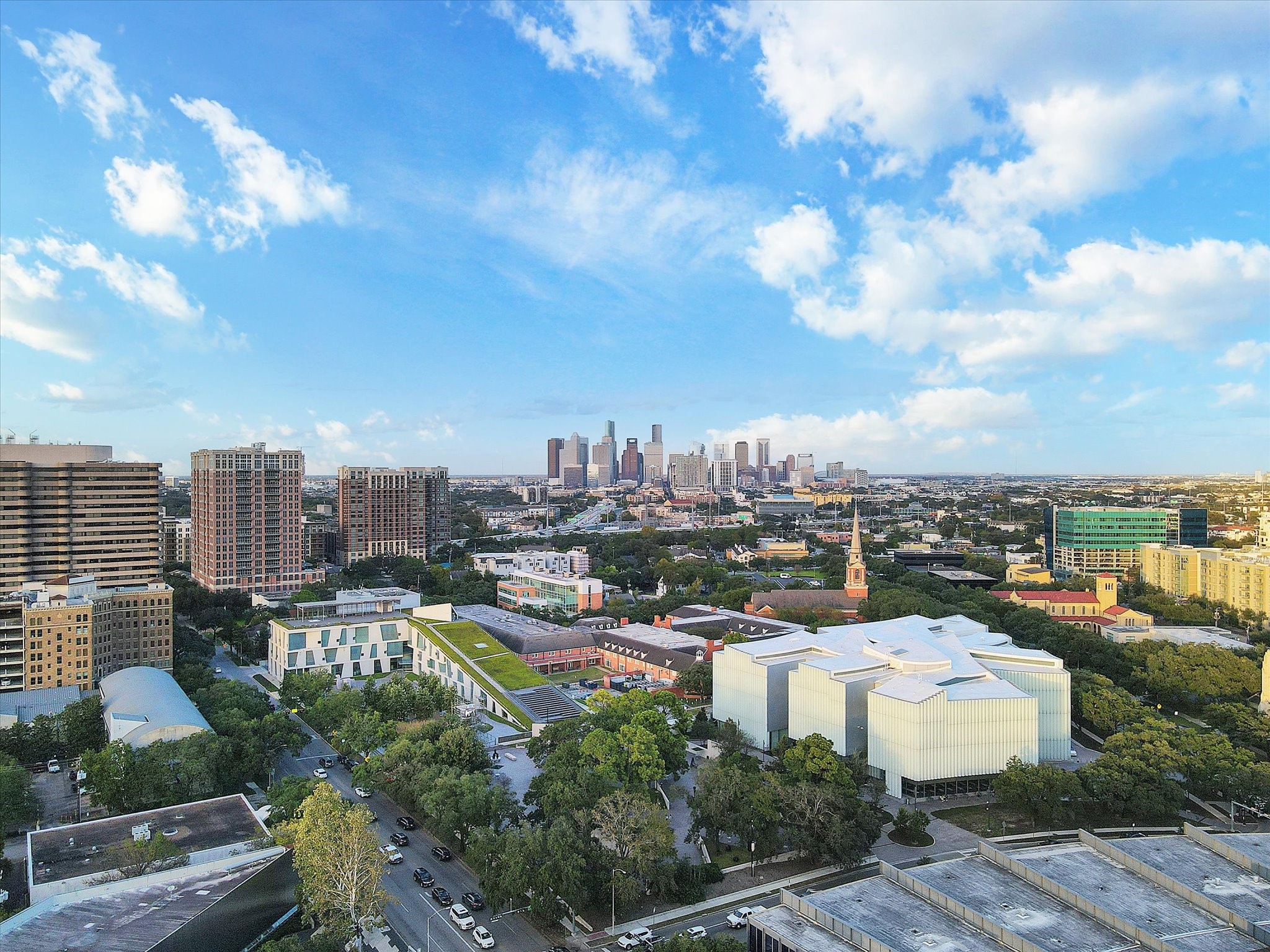  4833 Chenevert Street - 物件實景