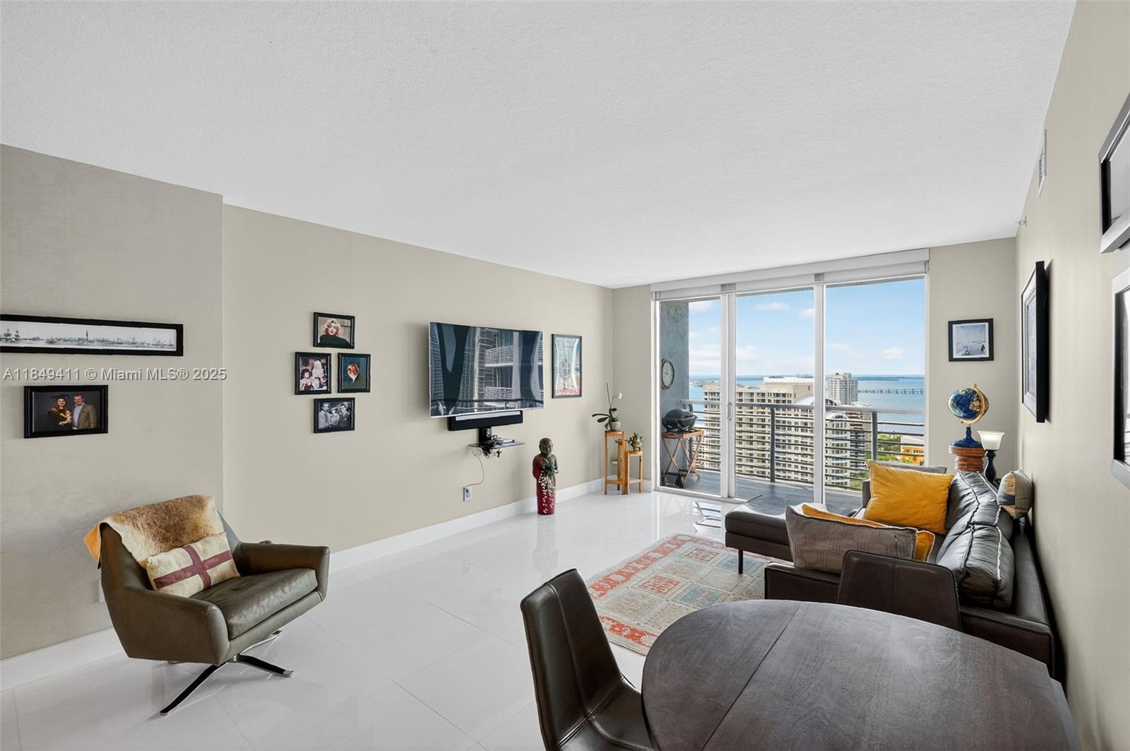 Miami, Florida, 33131, United States, 2 Bedrooms Bedrooms, ,2 BathroomsBathrooms,Residential,For Sale,1906062