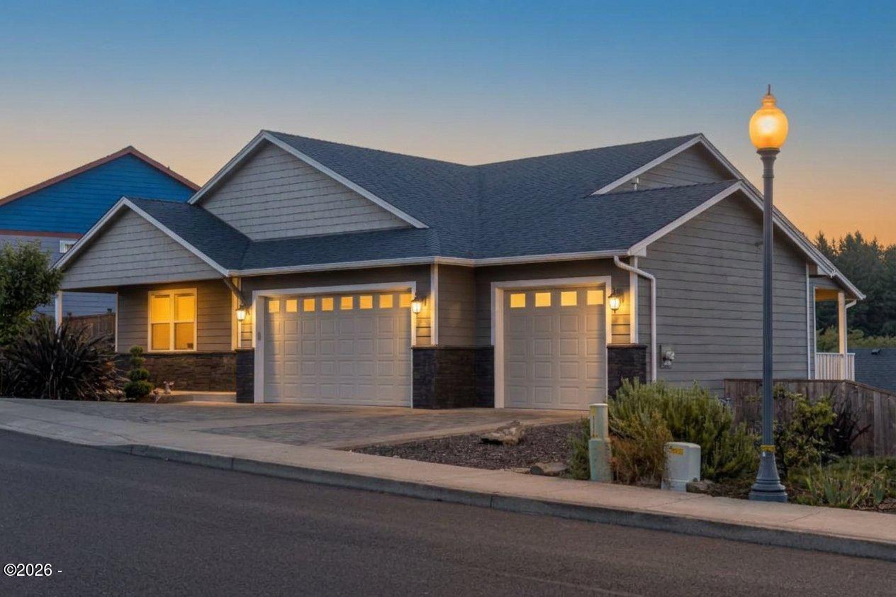 Voyage Ave, Lincoln City, OR 97367