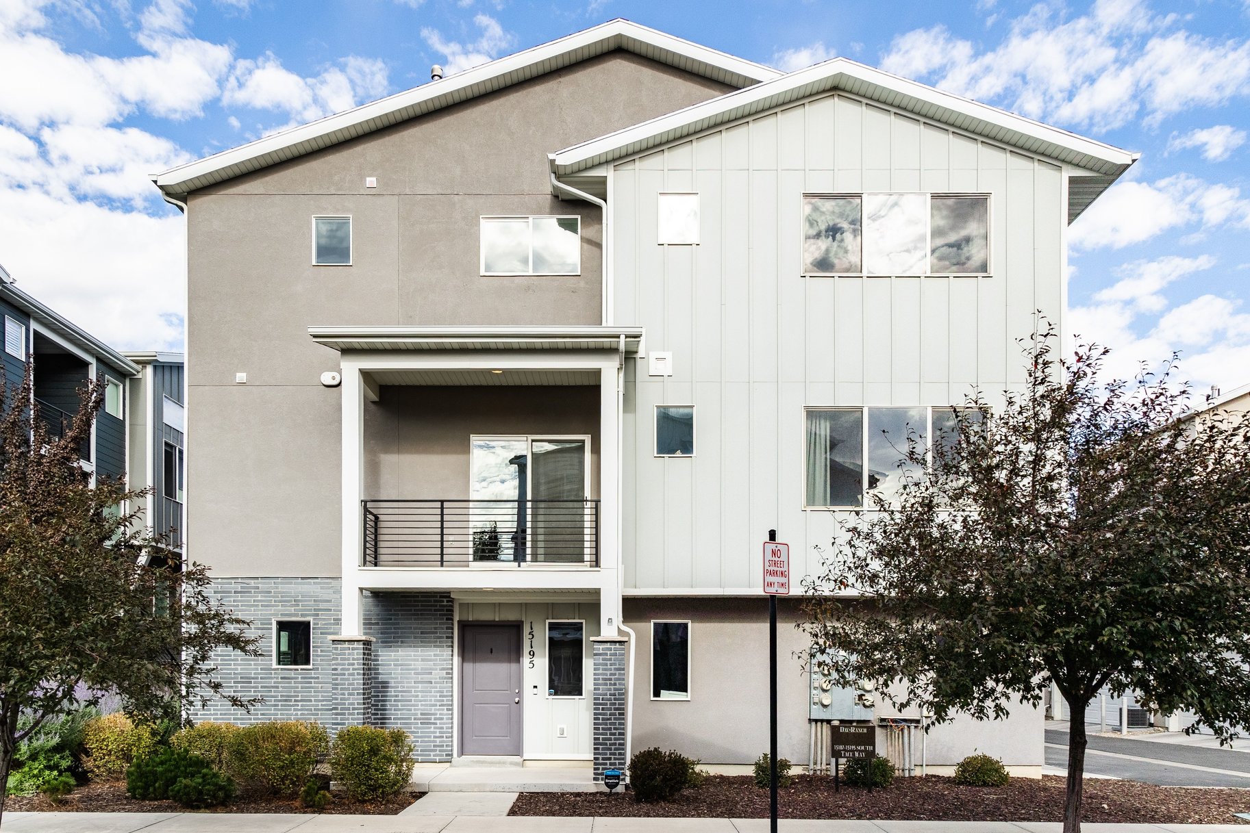 Clean and Updated End Unit Townhome - 物件實景