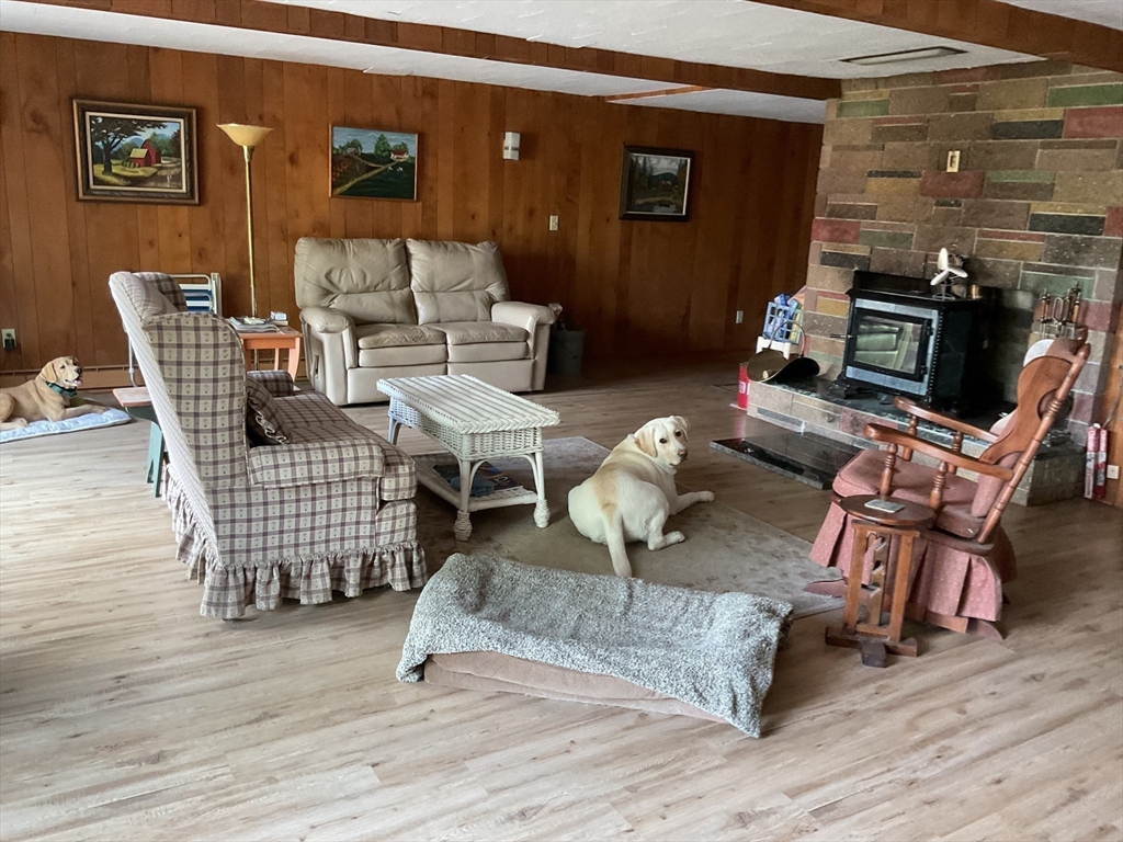 North Brookfield, Massachusetts, 01535, United States, 4 Bedrooms Bedrooms, ,2 BathroomsBathrooms,Residential,For Sale,1980340