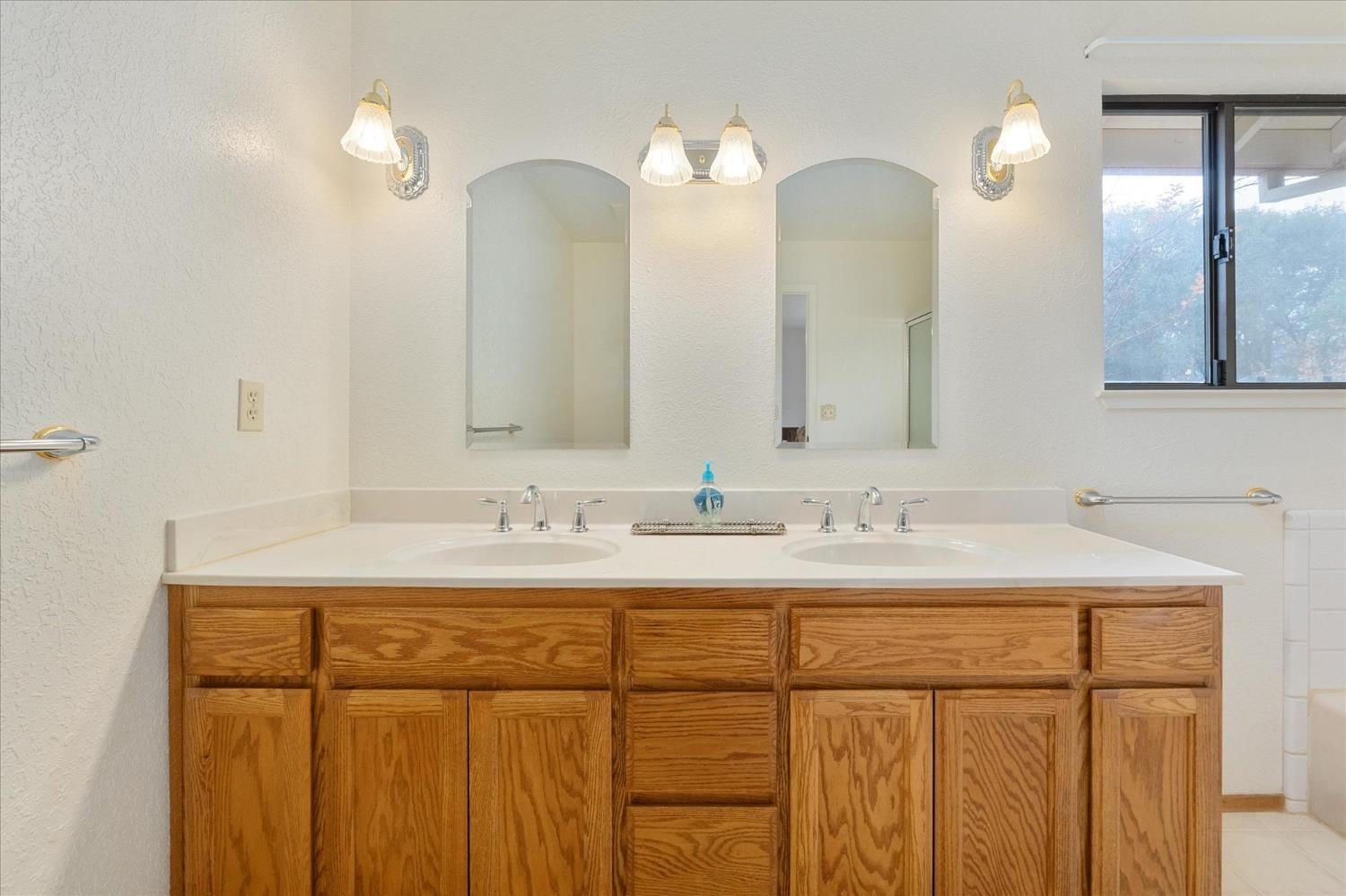 Angels Camp, California, 95222, United States, 3 Bedrooms Bedrooms, ,2 BathroomsBathrooms,Residential,For Sale,1974702