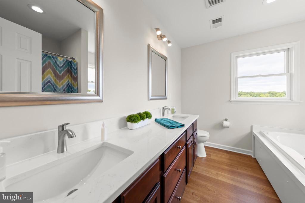 Winchester, Virginia, 22603, United States, 4 Bedrooms Bedrooms, ,3 BathroomsBathrooms,Residential,For Sale,1838915