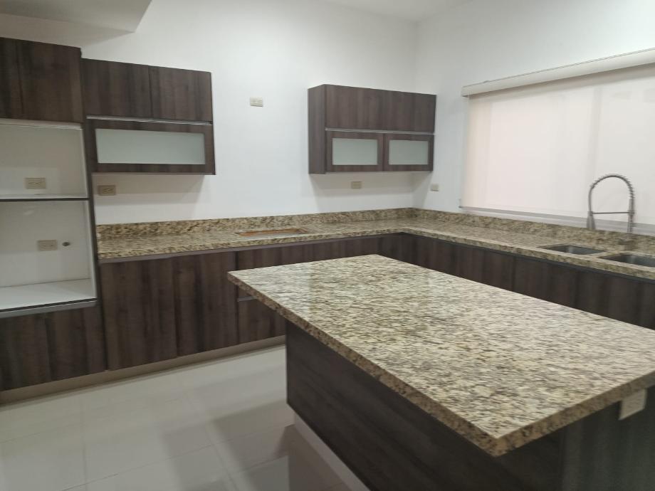 Cerrada Piment?n, Torreón, Coahuila de Zaragoza, 27400, Mexico, 3 Bedrooms Bedrooms, ,3 BathroomsBathrooms,Residential,For Sale,Cerrada Piment?n,1672264