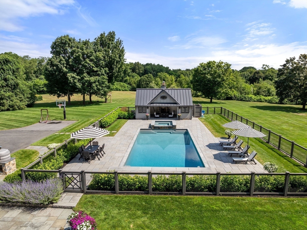 Southborough, Massachusetts, 01772, United States, 4 Bedrooms Bedrooms, ,5 BathroomsBathrooms,Residential,For Sale,2000512