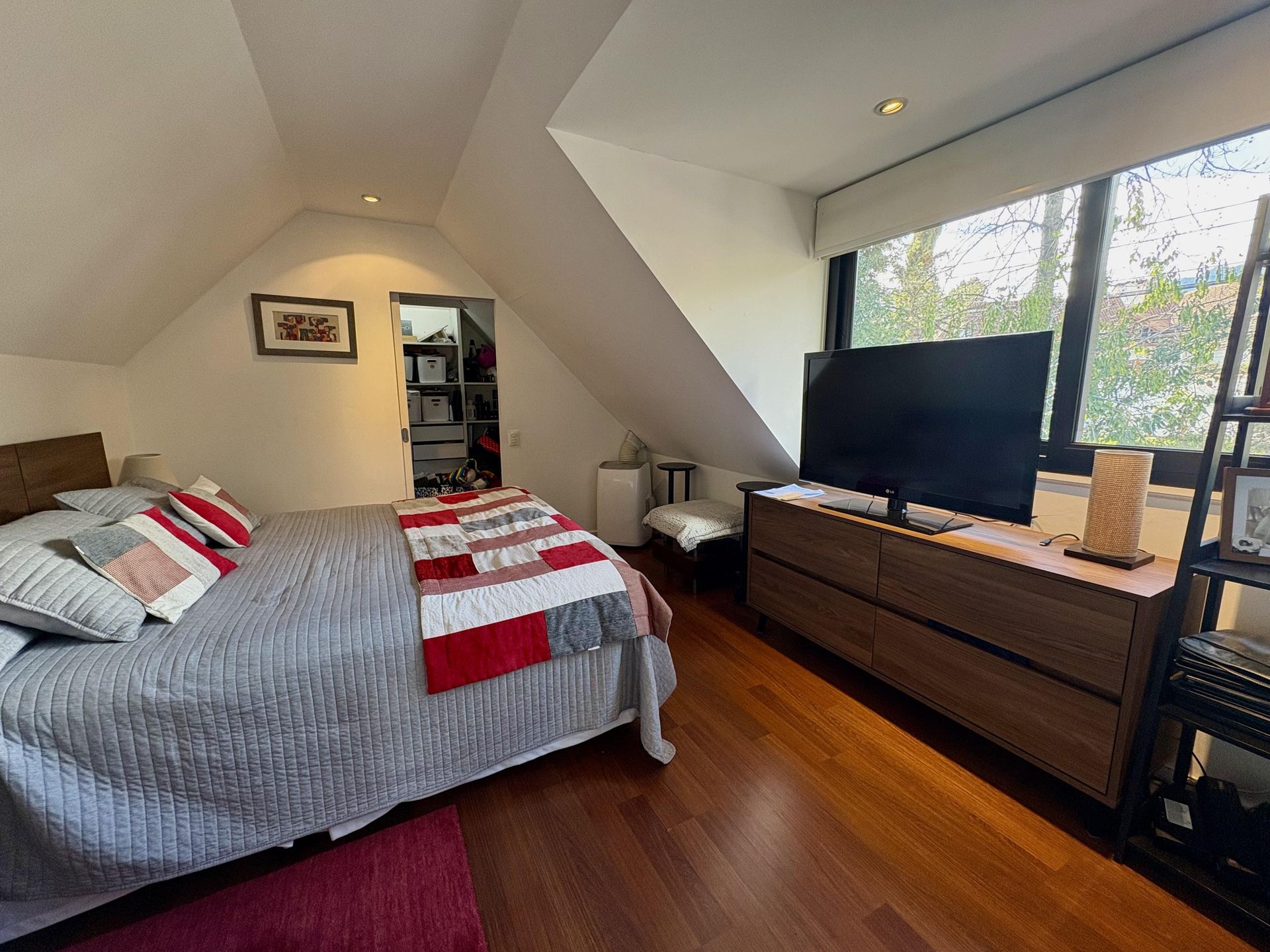 Las Condes, Chile, 5 Bedrooms Bedrooms, ,4 BathroomsBathrooms,Residential,For Sale,1932128