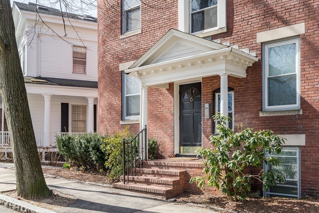 Brookline, Massachusetts, 02446, United States, 2 Bedrooms Bedrooms, ,1 BathroomBathrooms,Residential,For Sale,1939249