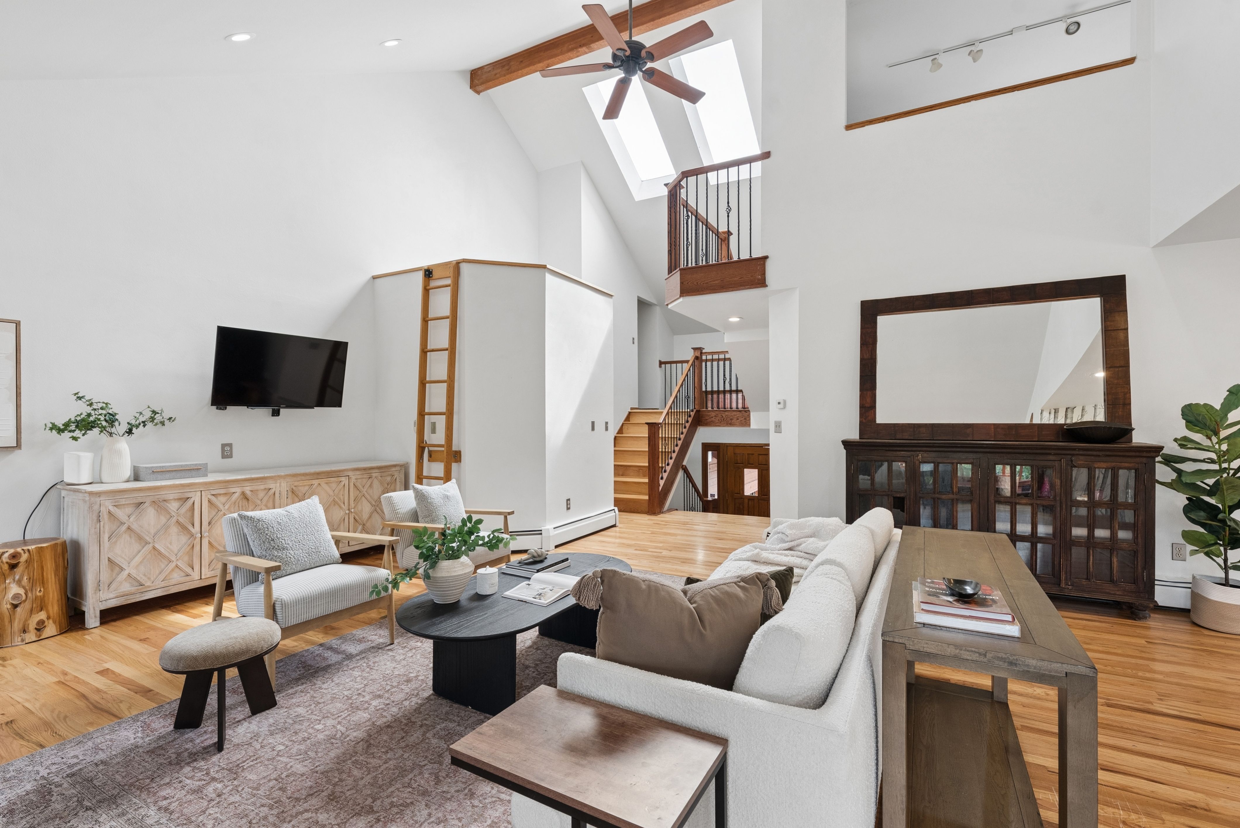  Beautiful Genesee Home With Over 4,500 Finished Sq Ft with Walk Out Basement - 物件實景