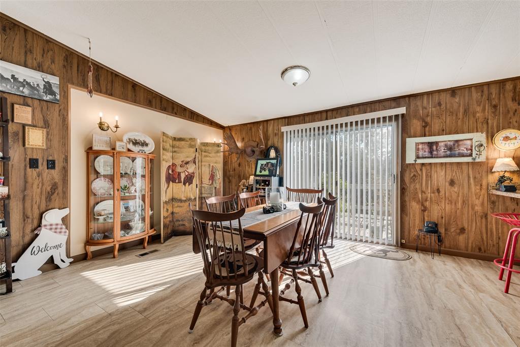 Maypearl, Texas, 76064, United States, 5 Bedrooms Bedrooms, ,3 BathroomsBathrooms,Residential,For Sale,1979588