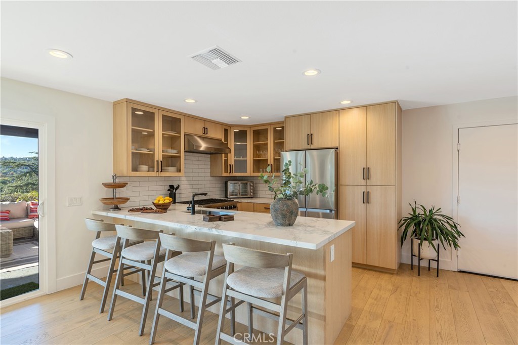 Woodland Hills, California, 91367, United States, 5 Bedrooms Bedrooms, ,4 BathroomsBathrooms,Residential,For Sale,2003511