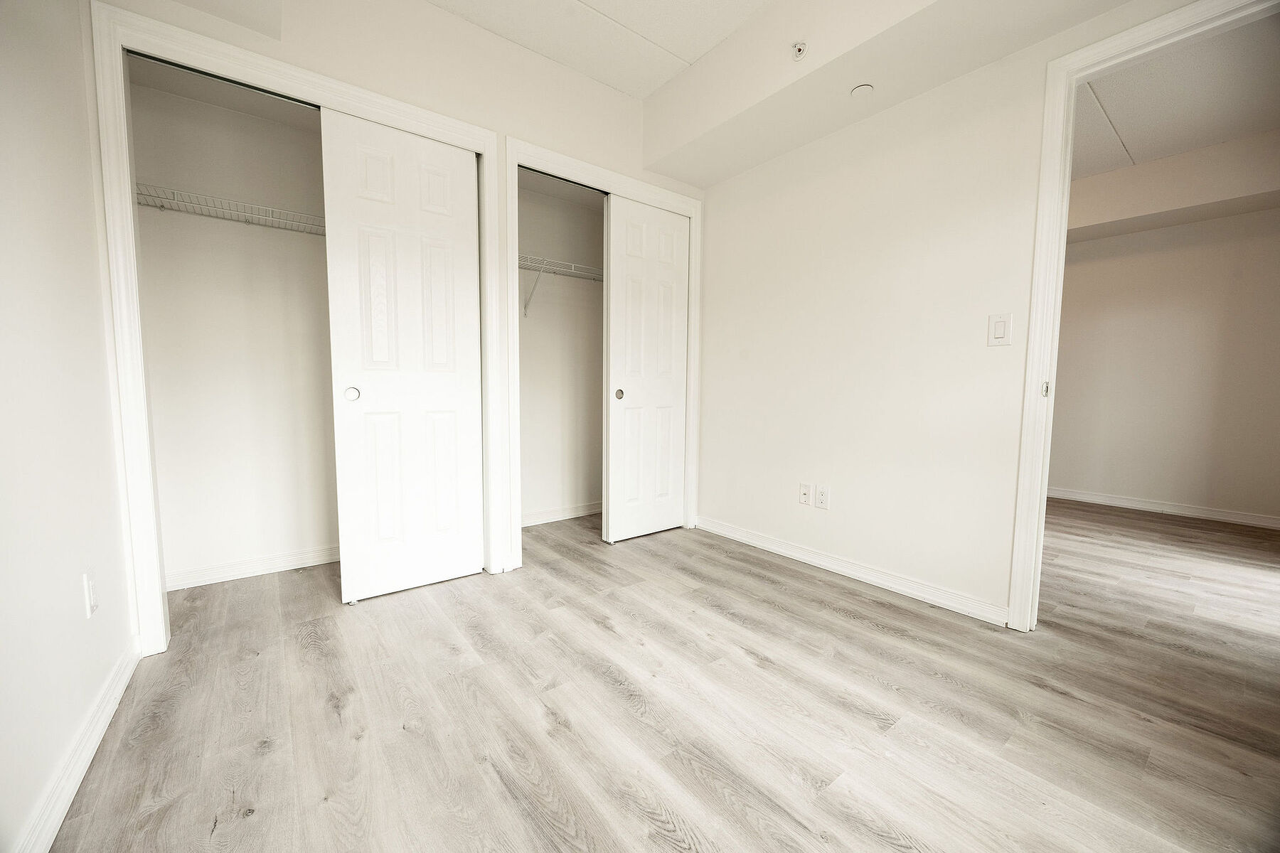  Open Concept Living Space - 物件實景