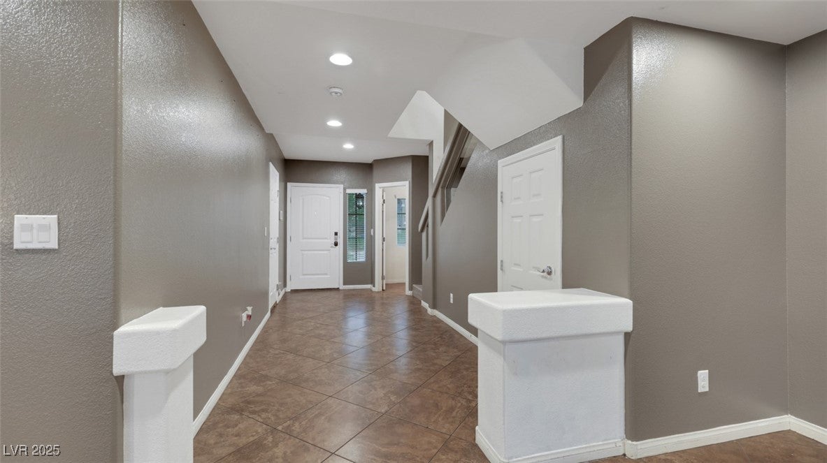 Las Vegas, Nevada, 89139, United States, 5 Bedrooms Bedrooms, ,4 BathroomsBathrooms,Residential,For Sale,1980975