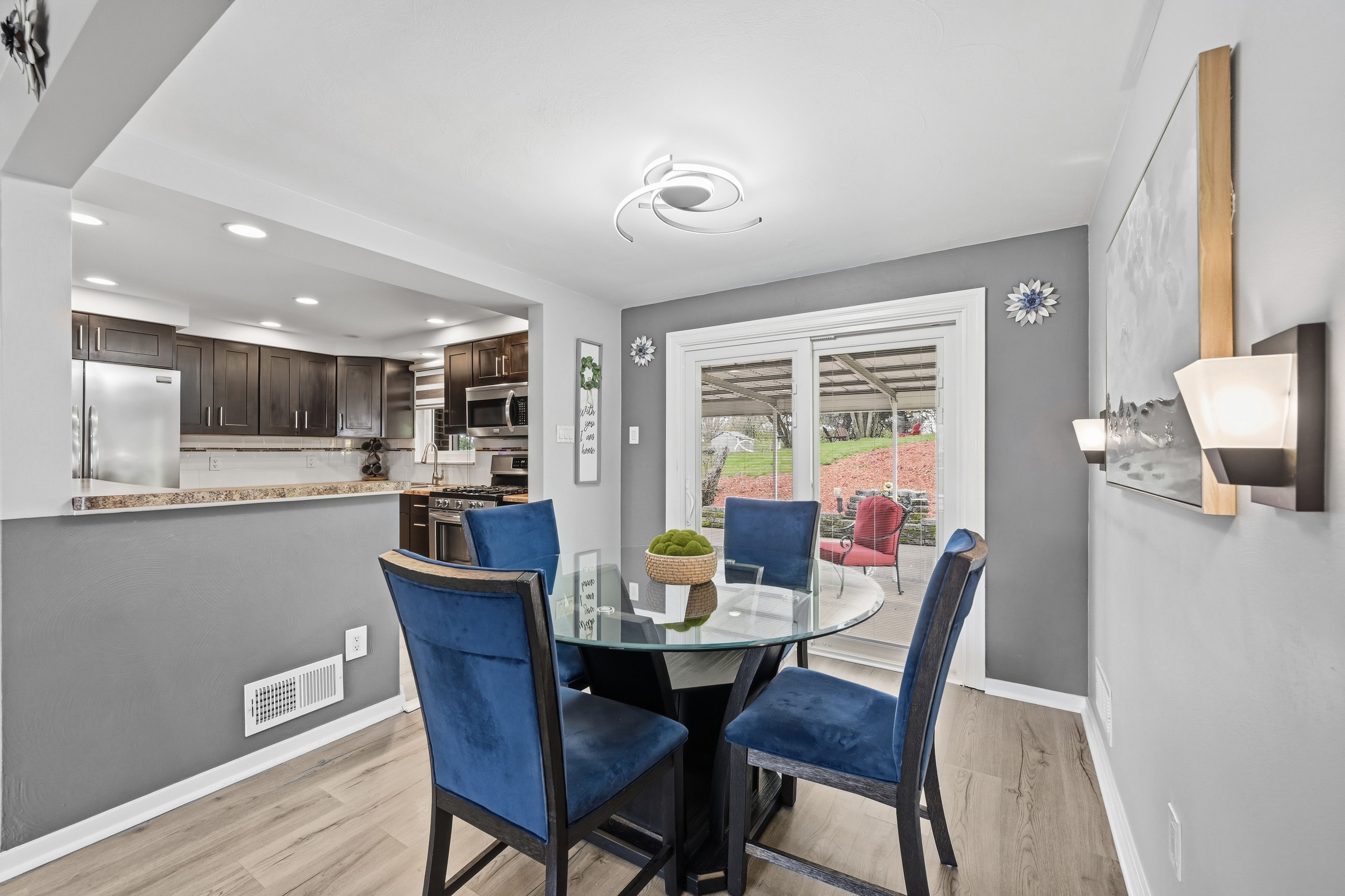  27 Flora Road, Pittsburgh, PA 15227 - 物件實景