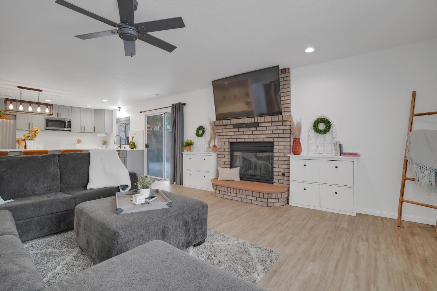 Turlock, California, 95382, United States, 4 Bedrooms Bedrooms, ,3 BathroomsBathrooms,Residential,For Sale,1975222