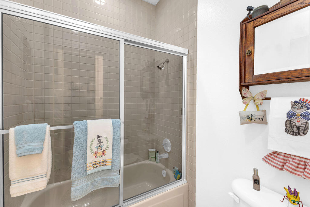 Rancho Mirage, California, 92270, United States, 3 Bedrooms Bedrooms, ,2 BathroomsBathrooms,Residential,For Sale,1962982