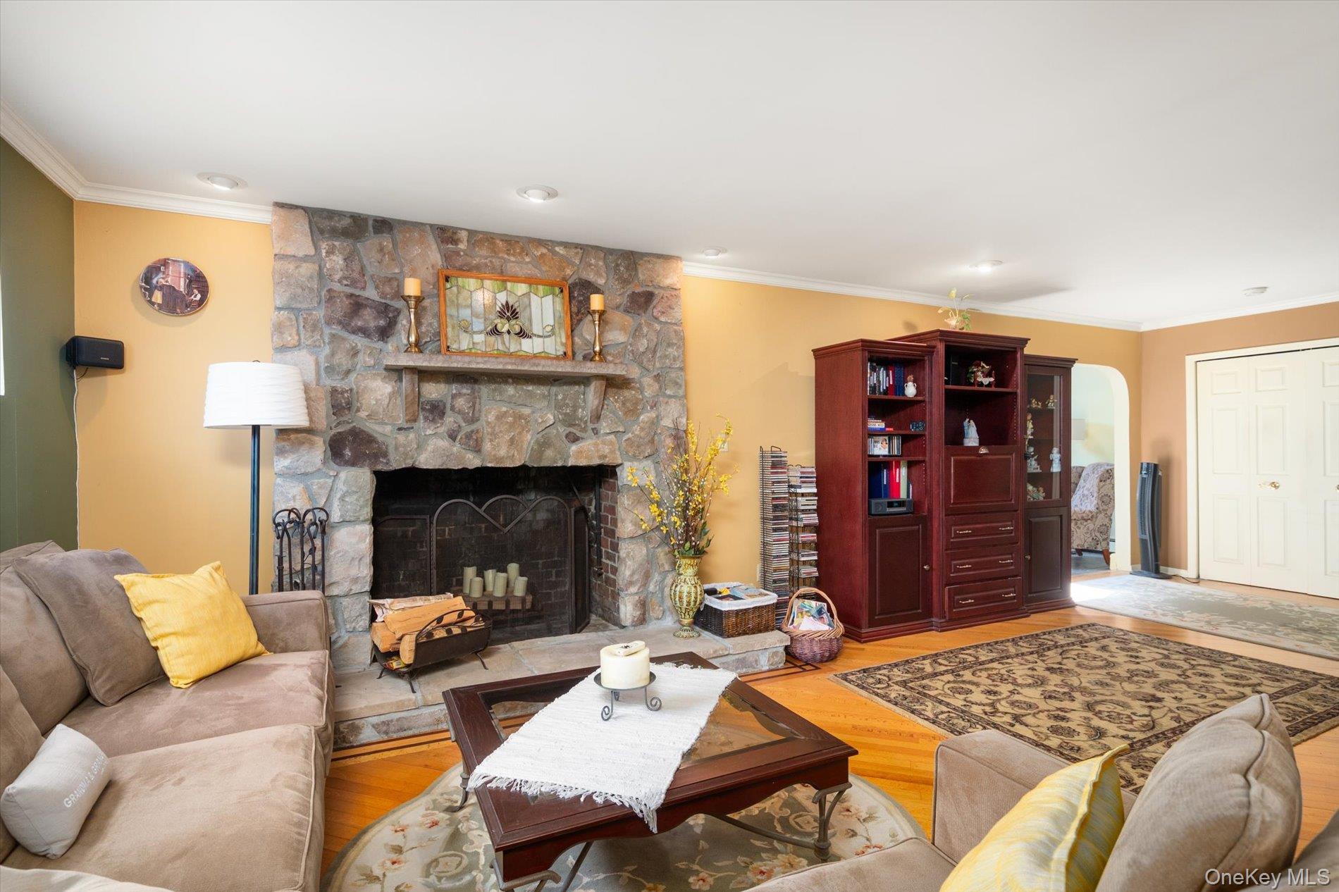 Levittown, New York, 11756, United States, 5 Bedrooms Bedrooms, ,2 BathroomsBathrooms,Residential,For Sale,1931352