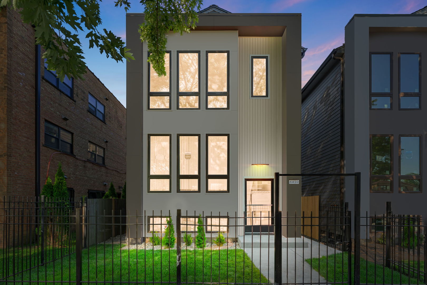 Chicago, Illinois, 60637, United States, 6 Bedrooms Bedrooms, ,Residential,For Sale,1938813