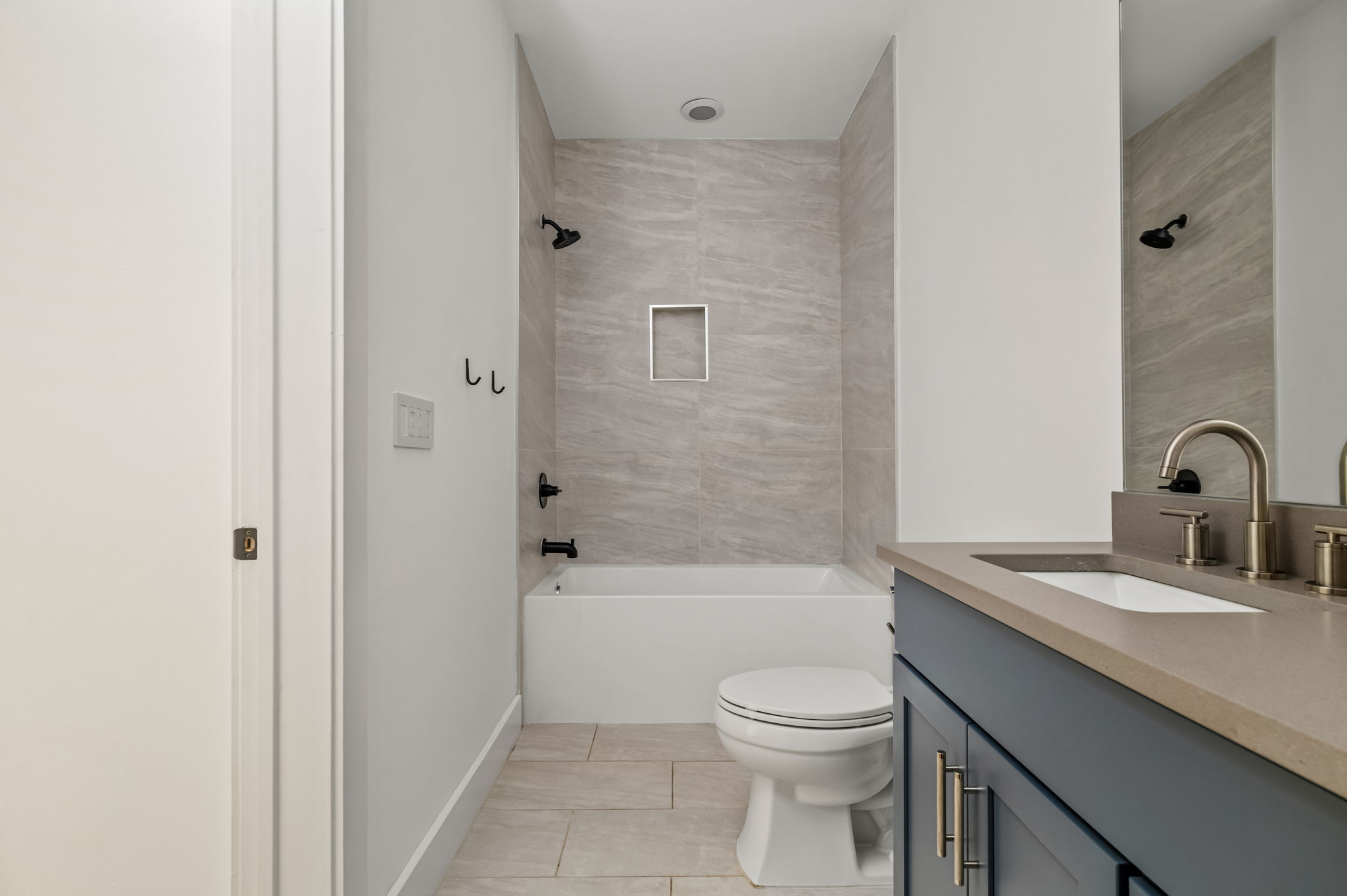  E. 2nd Sancuarty - 物件實景