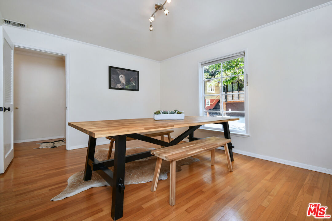 Los Angeles, California, 90077, United States, 3 Bedrooms Bedrooms, ,2 BathroomsBathrooms,Residential,For Sale,1901054