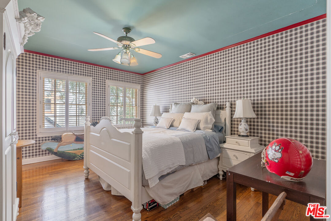 Los Angeles, California, 90004, United States, 6 Bedrooms Bedrooms, ,7 BathroomsBathrooms,Residential,For Sale,1907510