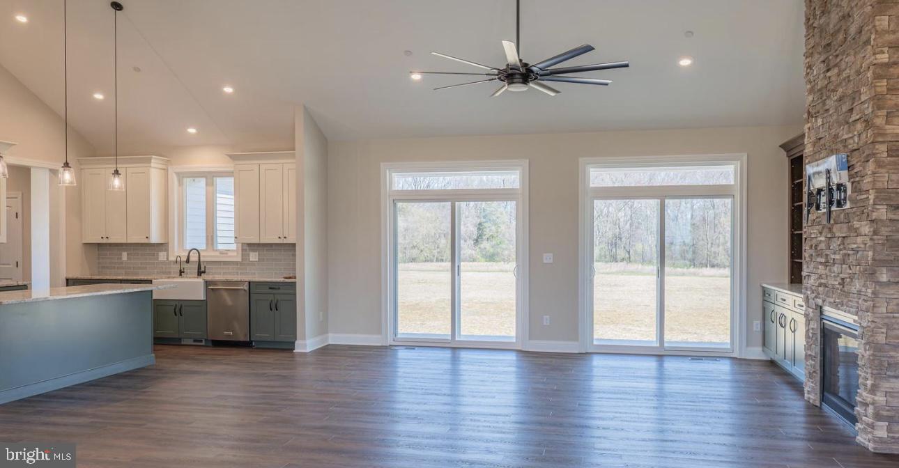 Centreville, Maryland, 21617, United States, 4 Bedrooms Bedrooms, ,4 BathroomsBathrooms,Residential,For Sale,1857175