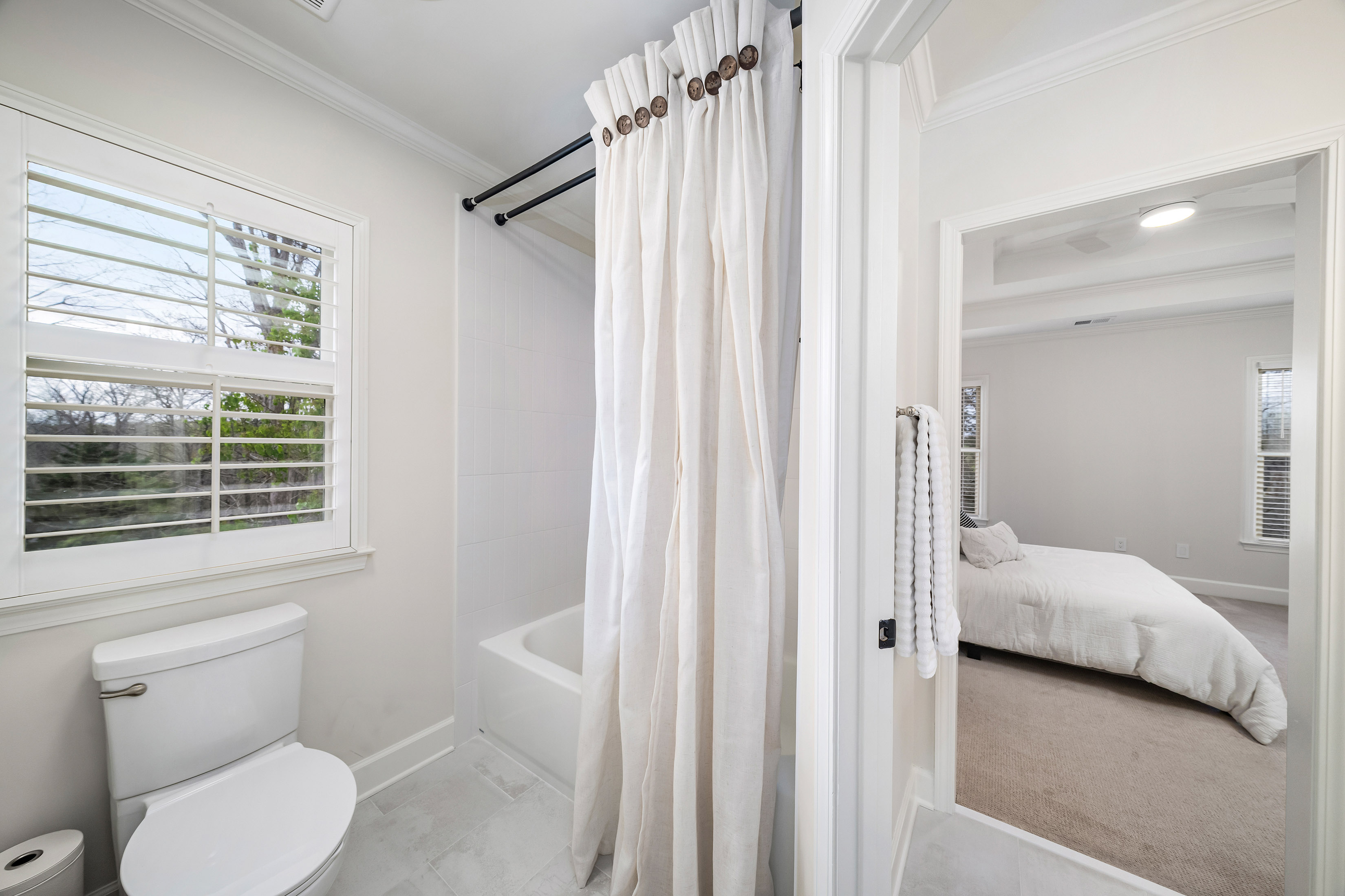  Meticulously Updated Milton Home - 物件實景