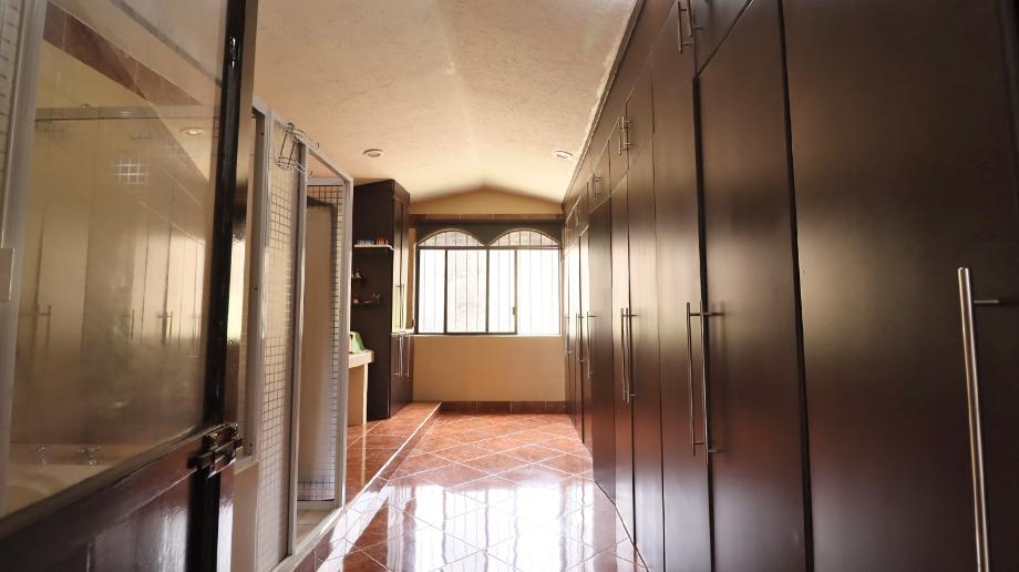 Morelia, Michoacán de Ocampo, 58337, Mexico, 16 Bedrooms Bedrooms, ,14 BathroomsBathrooms,Residential,For Sale,1850325