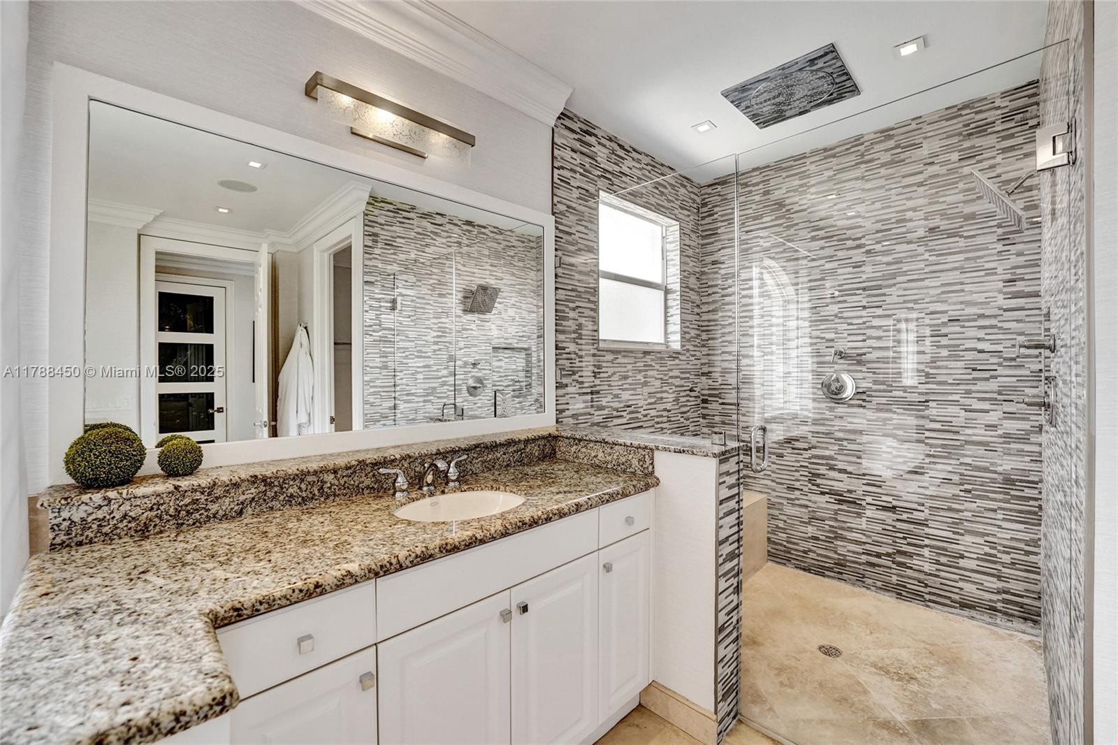 Davie, Florida, 33330, United States, 6 Bedrooms Bedrooms, ,6 BathroomsBathrooms,Residential,For Sale,1908596