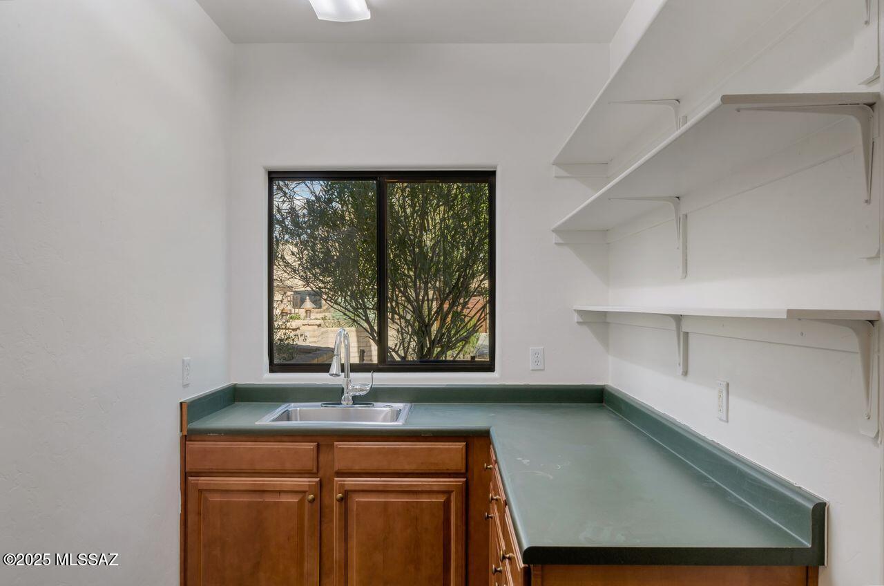Tucson, Arizona, 85712, United States, 4 Bedrooms Bedrooms, ,4 BathroomsBathrooms,Residential,For Sale,1850331