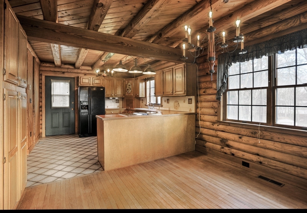 Hanson, Massachusetts, 02341, United States, 4 Bedrooms Bedrooms, ,2 BathroomsBathrooms,Residential,For Sale,2000773