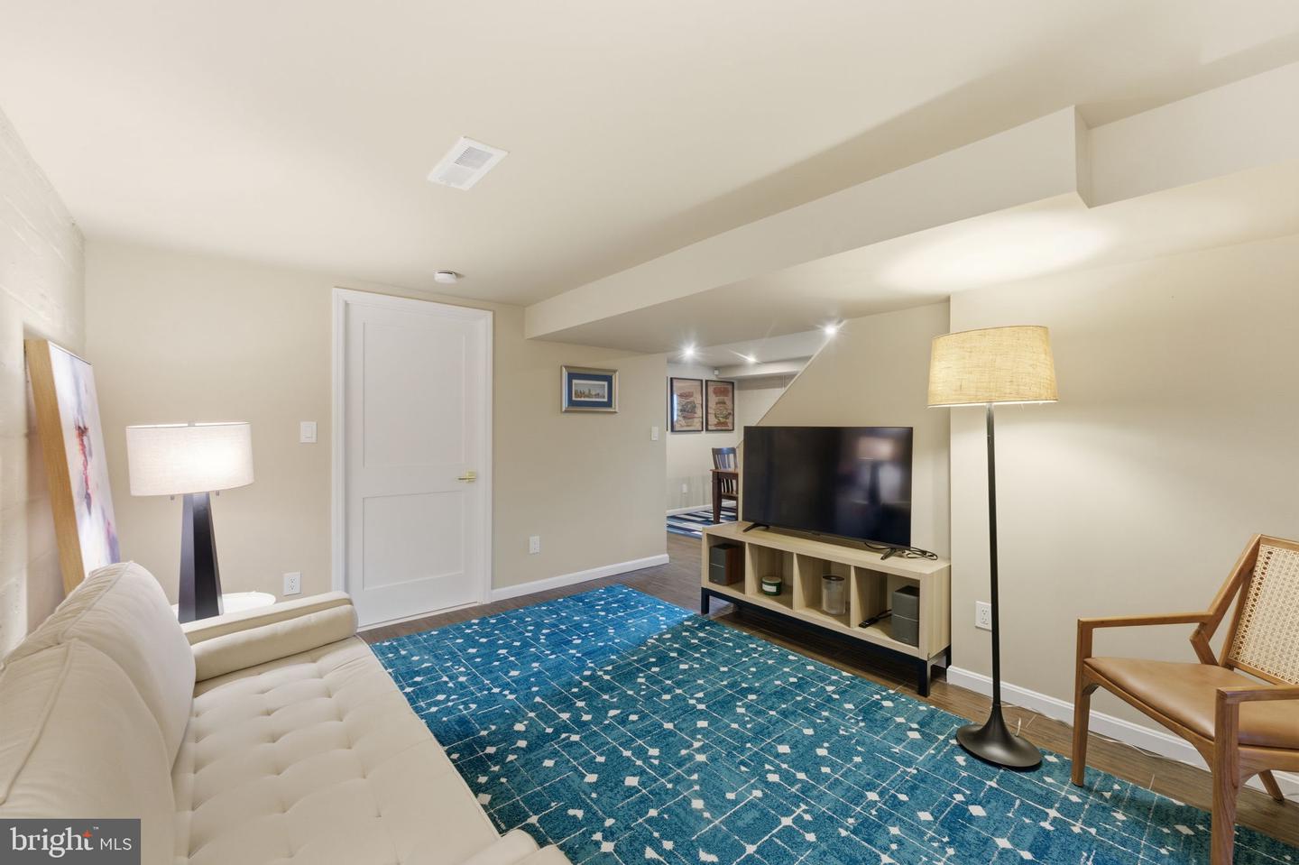 Kensington, Maryland, 20895, United States, 3 Bedrooms Bedrooms, ,2 BathroomsBathrooms,Residential,For Sale,1999038