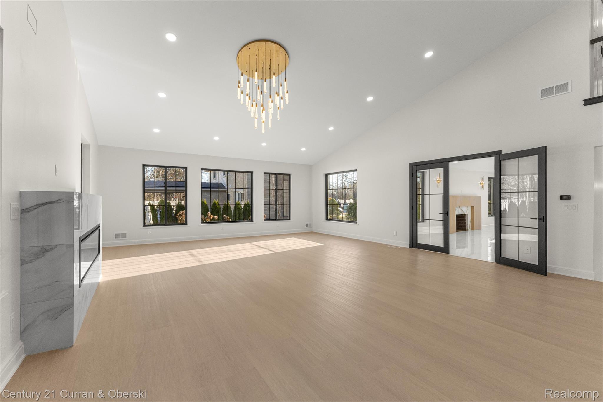 Dearborn, Michigan, 48128, United States, 5 Bedrooms Bedrooms, ,5 BathroomsBathrooms,Residential,For Sale,2030794