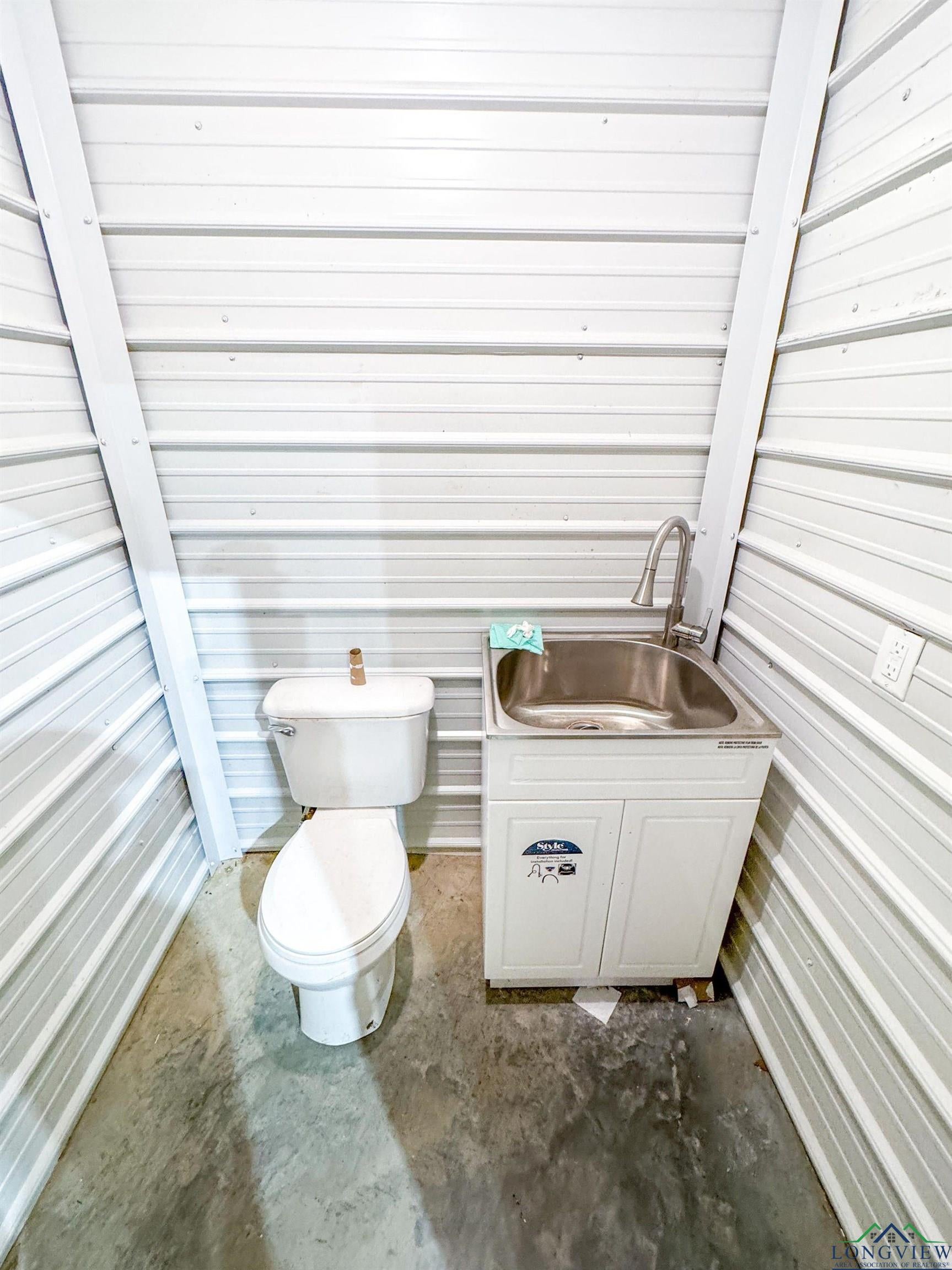 Pittsburg, Texas, 75686, United States, 3 Bedrooms Bedrooms, ,2 BathroomsBathrooms,Residential,For Sale,1979054